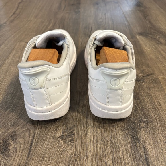 Sleek White Women's Sneakers - Picture 6 of 13